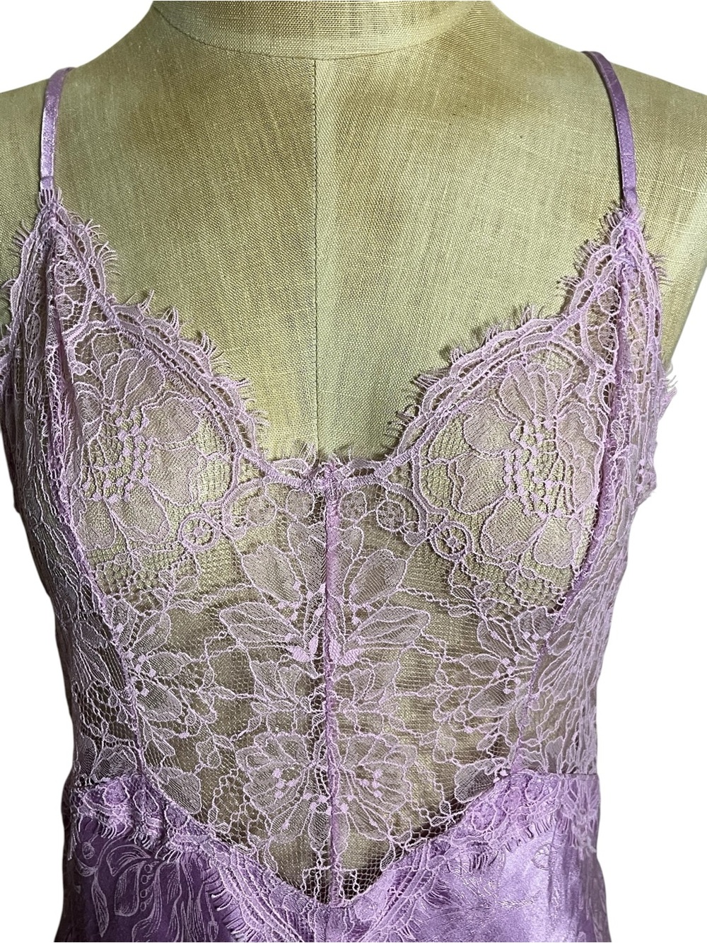 Victoria’s Secret Lilac Jacquard Slip Dress Babydoll Eyelash Lace Romantic M - Picture 9 of 12